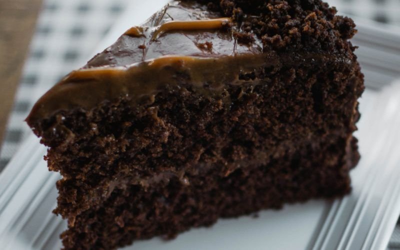 Tajada de torta de chocolate